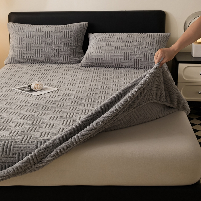 91家纺网 家纺一手货源 找家纺 欧邦2025新款提花舒棉绒塔芙绒床笠跨境-场景一 冰川灰