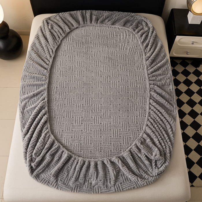 91家纺网 家纺一手货源 找家纺 欧邦2025新款提花舒棉绒塔芙绒床笠跨境-场景一 冰川灰