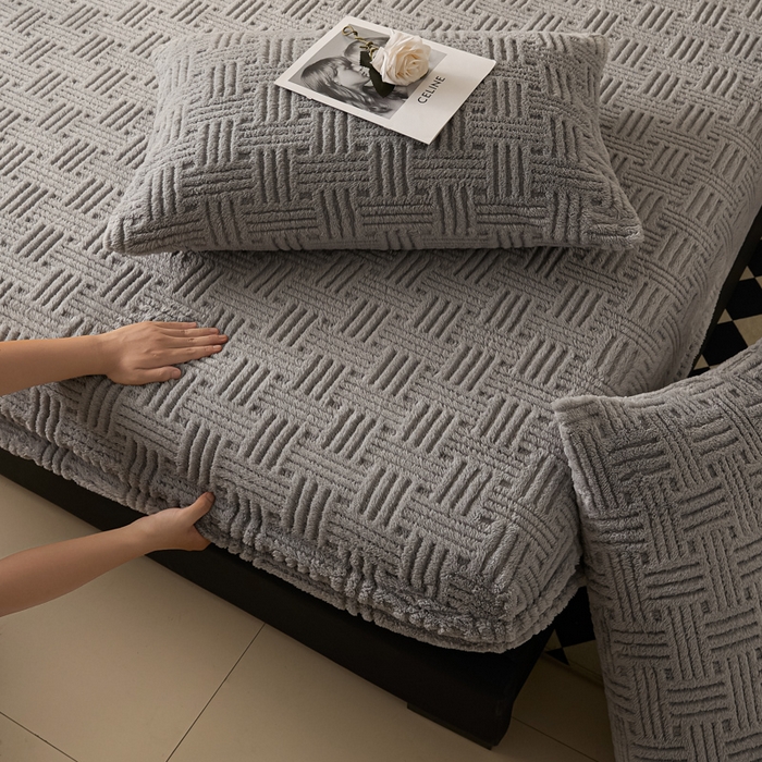 91家纺网 家纺一手货源 找家纺 欧邦2025新款提花舒棉绒塔芙绒床笠跨境-场景一 冰川灰