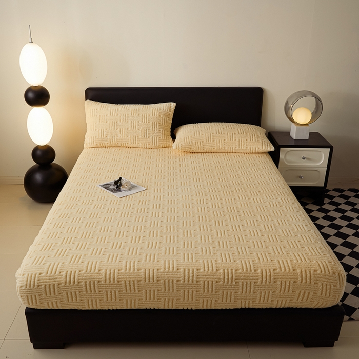 91家纺网 家纺一手货源 找家纺 欧邦2025新款提花舒棉绒塔芙绒床笠跨境-场景一 稻香黄