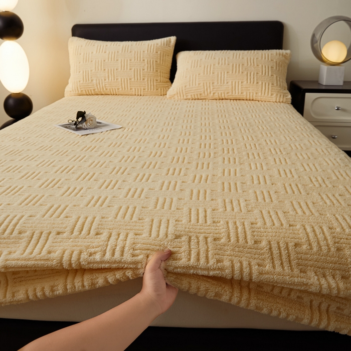 91家纺网 家纺一手货源 找家纺 欧邦2025新款提花舒棉绒塔芙绒床笠跨境-场景一 稻香黄