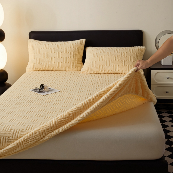 91家纺网 家纺一手货源 找家纺 欧邦2025新款提花舒棉绒塔芙绒床笠跨境-场景一 稻香黄