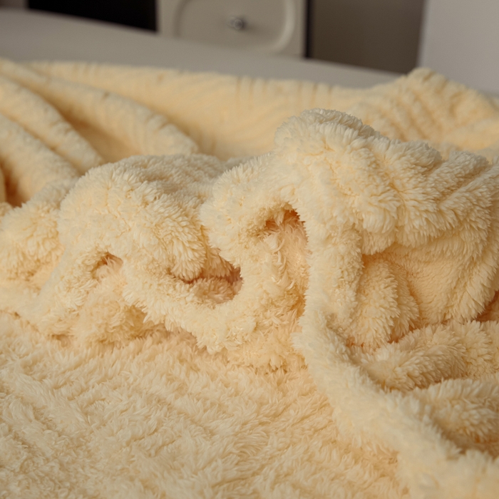 91家纺网 家纺一手货源 找家纺 欧邦2025新款提花舒棉绒塔芙绒床笠跨境-场景一 稻香黄