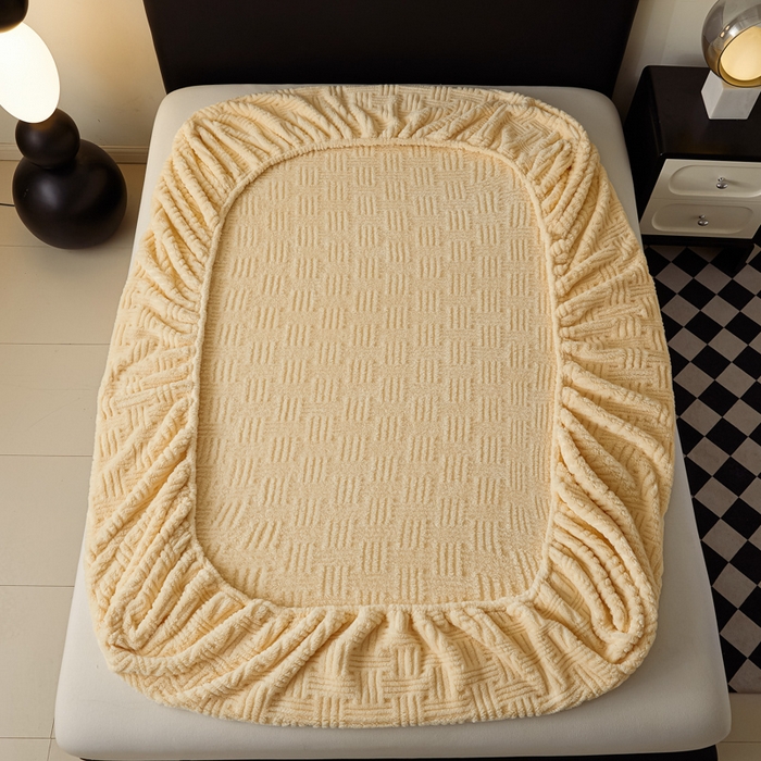 91家纺网 家纺一手货源 找家纺 欧邦2025新款提花舒棉绒塔芙绒床笠跨境-场景一 稻香黄