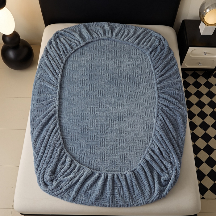 91家纺网 家纺一手货源 找家纺 欧邦2025新款提花舒棉绒塔芙绒床笠跨境-场景一 贵族蓝