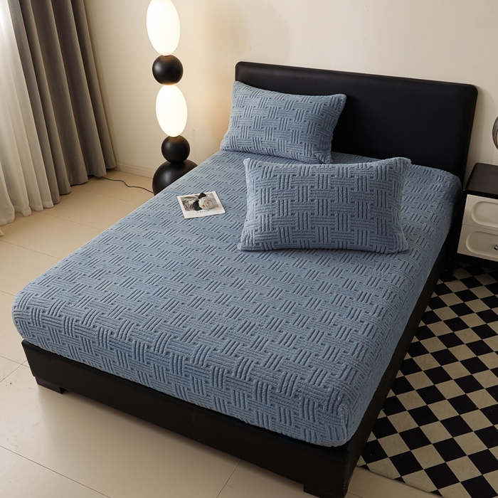 91家纺网 家纺一手货源 找家纺 欧邦2025新款提花舒棉绒塔芙绒床笠跨境-场景一 贵族蓝