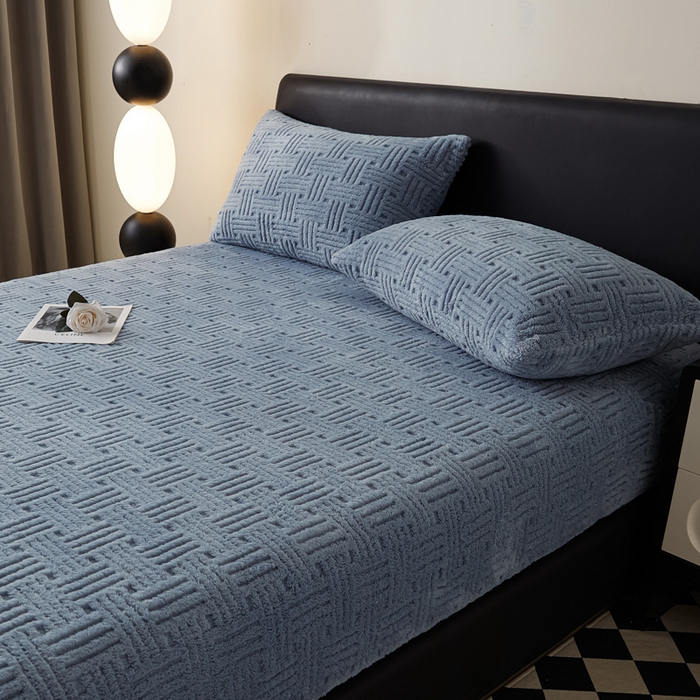 91家纺网 家纺一手货源 找家纺 欧邦2025新款提花舒棉绒塔芙绒床笠跨境-场景一 贵族蓝