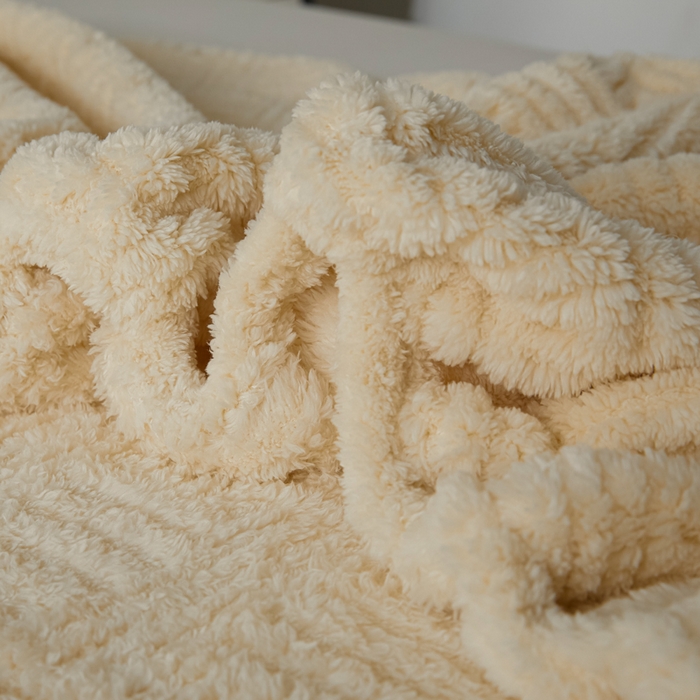 91家纺网 家纺一手货源 找家纺 欧邦2025新款提花舒棉绒塔芙绒床笠跨境-场景一 暖米杏