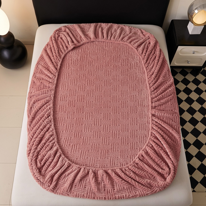 91家纺网 家纺一手货源 找家纺 欧邦2025新款提花舒棉绒塔芙绒床笠跨境-场景一 桃粉色