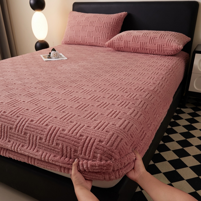 91家纺网 家纺一手货源 找家纺 欧邦2025新款提花舒棉绒塔芙绒床笠跨境-场景一 桃粉色