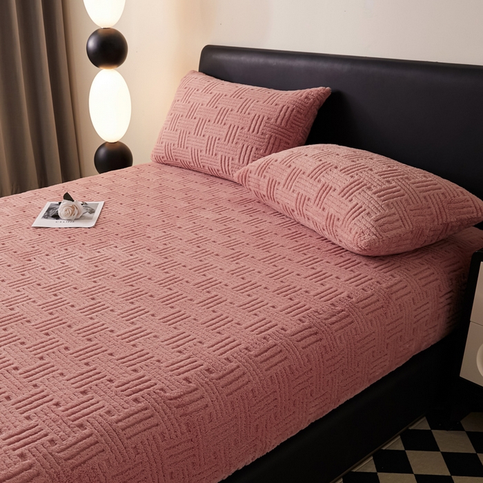 91家纺网 家纺一手货源 找家纺 欧邦2025新款提花舒棉绒塔芙绒床笠跨境-场景一 桃粉色