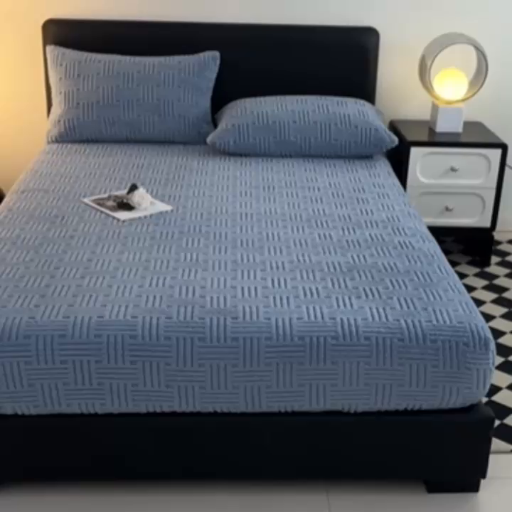 91家纺网 家纺一手货源 找家纺 欧邦2025新款提花舒棉绒塔芙绒床笠跨境-场景一 半岛蓝