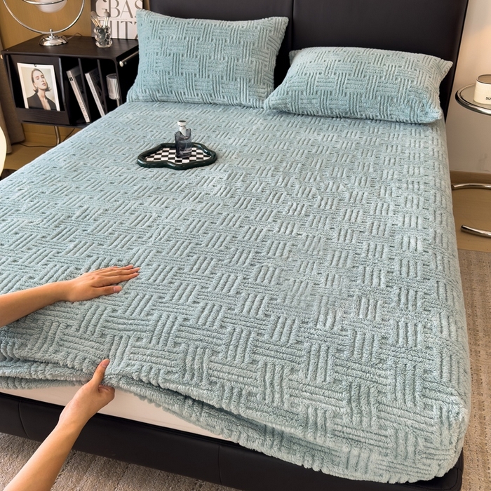 91家纺网 家纺一手货源 找家纺 欧邦2025新款提花舒棉绒塔芙绒床笠跨境-场景二 床笠款-半岛蓝