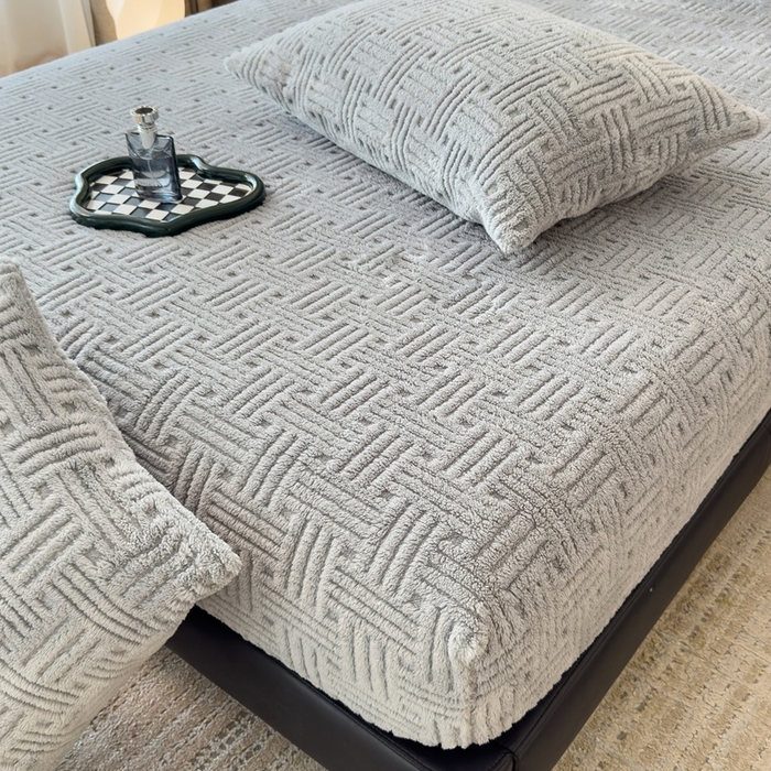 91家纺网 家纺一手货源 找家纺 欧邦2025新款提花舒棉绒塔芙绒床笠跨境-场景二 床笠款-冰川灰