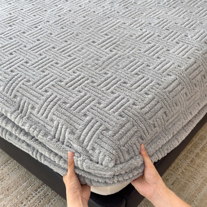 91家纺网 家纺一手货源 找家纺 欧邦2025新款提花舒棉绒塔芙绒床笠跨境-场景二 床笠款-冰川灰