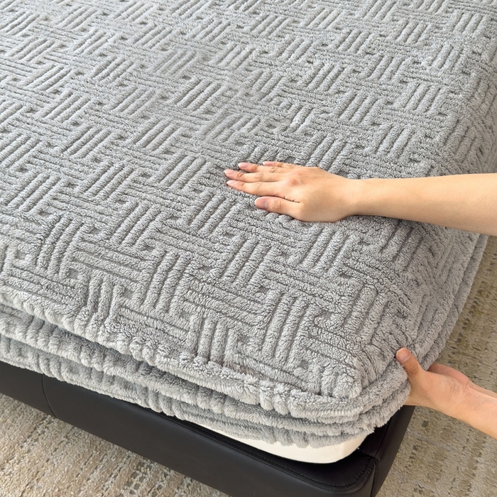 91家纺网 家纺一手货源 找家纺 欧邦2025新款提花舒棉绒塔芙绒床笠跨境-场景二 床笠款-冰川灰