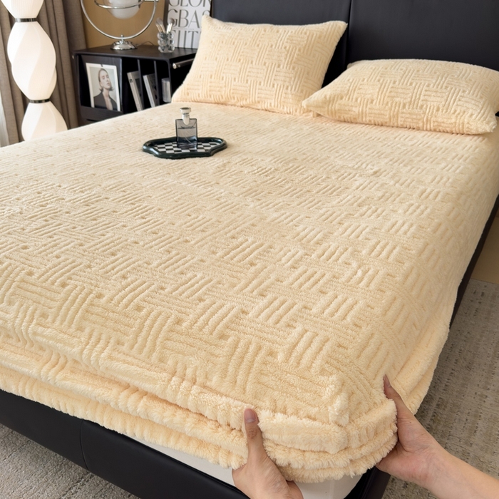 91家纺网 家纺一手货源 找家纺 欧邦2025新款提花舒棉绒塔芙绒床笠跨境-场景二 床笠款-稻香黄