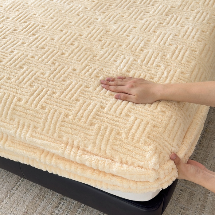 91家纺网 家纺一手货源 找家纺 欧邦2025新款提花舒棉绒塔芙绒床笠跨境-场景二 床笠款-稻香黄