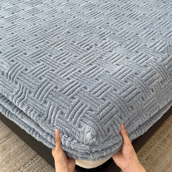 91家纺网 家纺一手货源 找家纺 欧邦2025新款提花舒棉绒塔芙绒床笠跨境-场景二 床笠款-贵族蓝