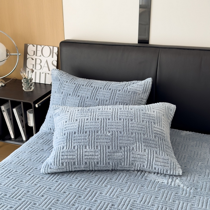 91家纺网 家纺一手货源 找家纺 欧邦2025新款提花舒棉绒塔芙绒床笠跨境-场景二 床笠款-贵族蓝