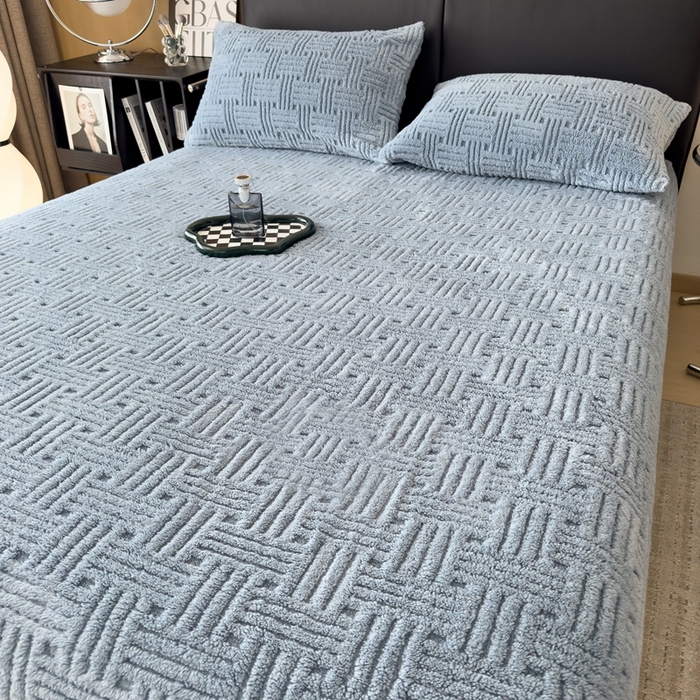 91家纺网 家纺一手货源 找家纺 欧邦2025新款提花舒棉绒塔芙绒床笠跨境-场景二 床笠款-贵族蓝