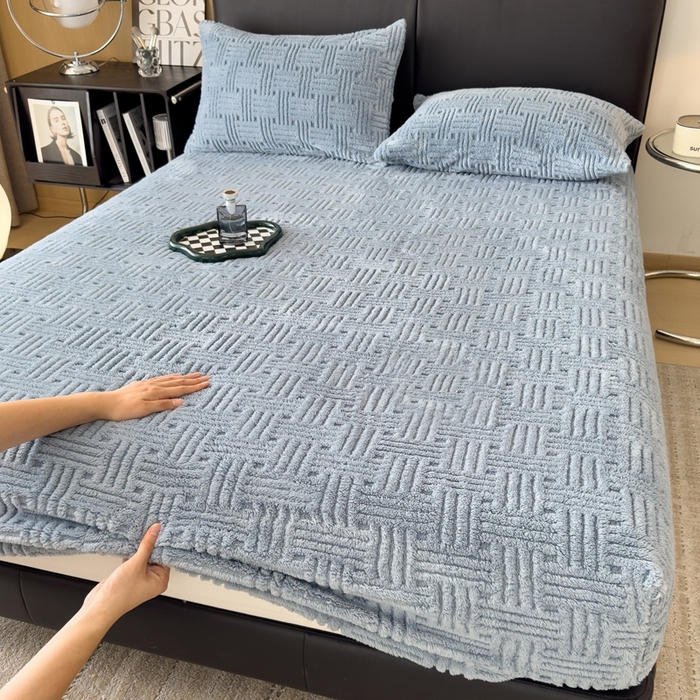 91家纺网 家纺一手货源 找家纺 欧邦2025新款提花舒棉绒塔芙绒床笠跨境-场景二 床笠款-贵族蓝