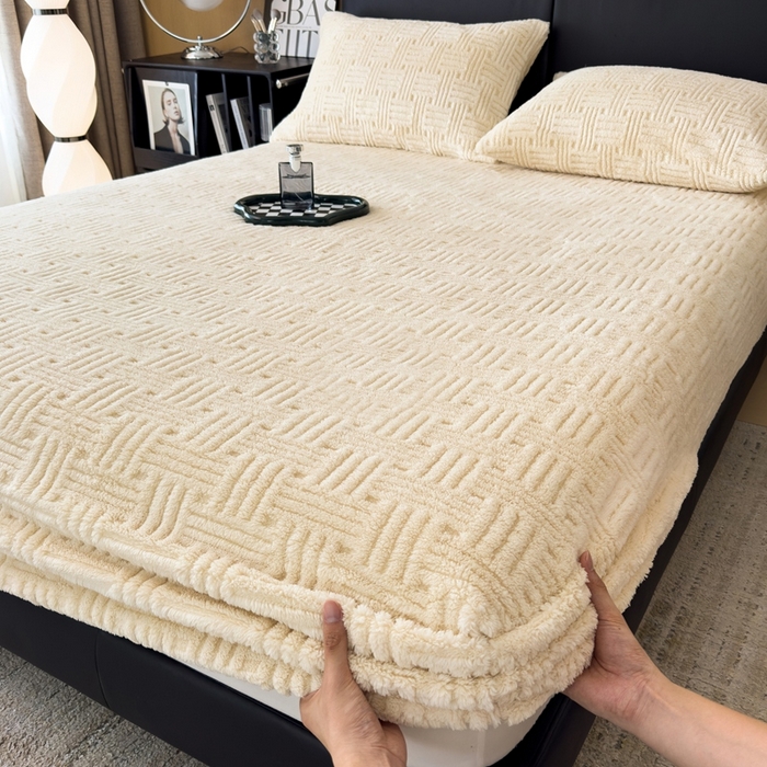 91家纺网 家纺一手货源 找家纺 欧邦2025新款提花舒棉绒塔芙绒床笠跨境-场景二 床笠款-暖米杏