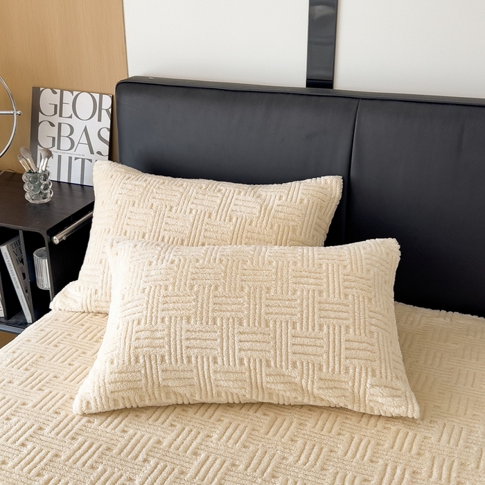 91家纺网 家纺一手货源 找家纺 欧邦2025新款提花舒棉绒塔芙绒床笠跨境-场景二 床笠款-暖米杏