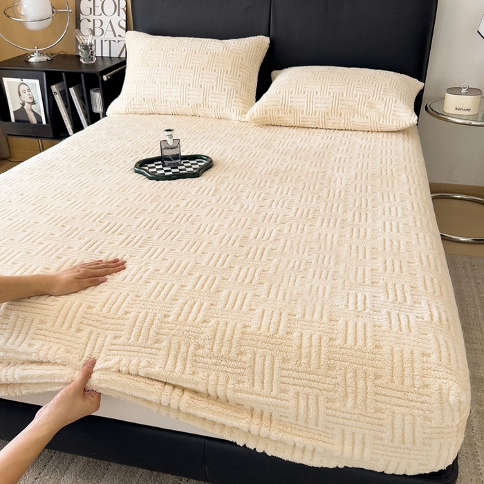 91家纺网 家纺一手货源 找家纺 欧邦2025新款提花舒棉绒塔芙绒床笠跨境-场景二 床笠款-暖米杏