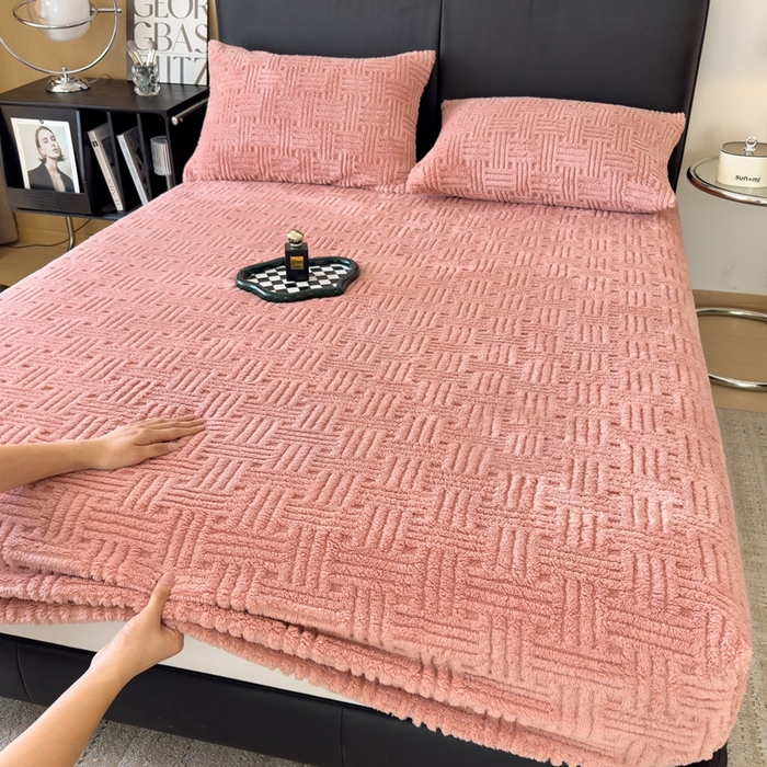 91家纺网 家纺一手货源 找家纺 欧邦2025新款提花舒棉绒塔芙绒床笠跨境-场景二 床笠款-桃粉