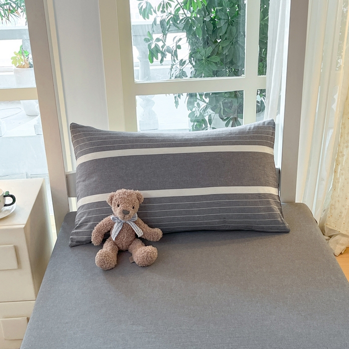 91家纺网 家纺一手货源 找家纺 柠萌家居 2025年最新款学生宿舍全棉无印风A类良品宿舍上下铺三件套 宽双线冷灰