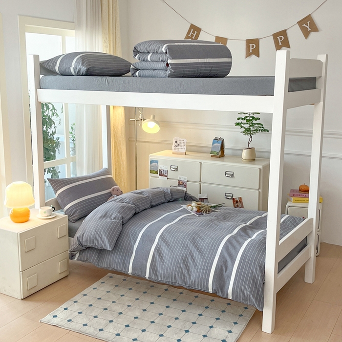 91家纺网 家纺一手货源 找家纺 柠萌家居 2025年最新款学生宿舍全棉无印风A类良品宿舍上下铺三件套 宽双线冷灰