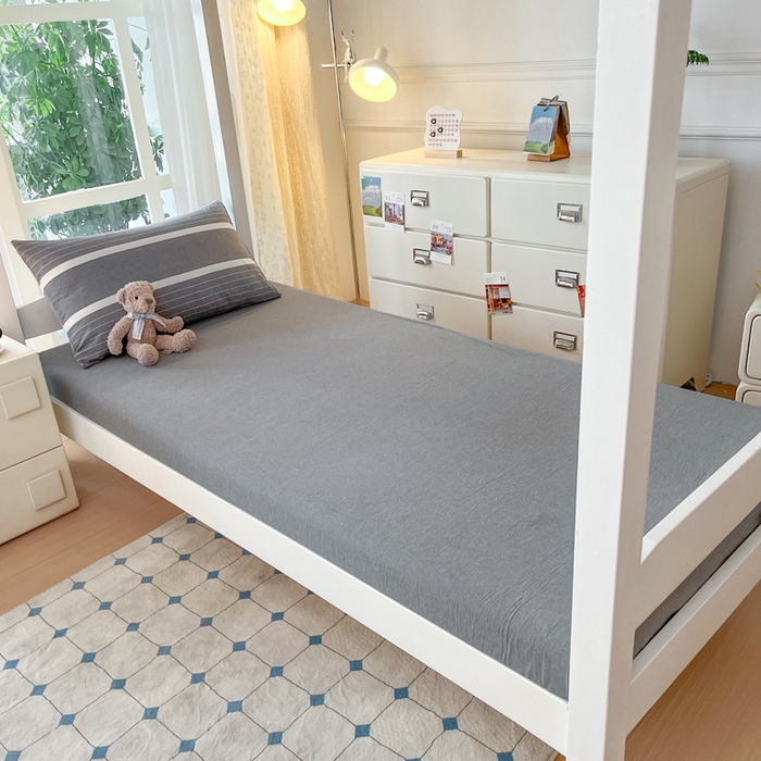 91家纺网 家纺一手货源 找家纺 柠萌家居 2025年最新款学生宿舍全棉无印风A类良品宿舍上下铺三件套 宽双线冷灰