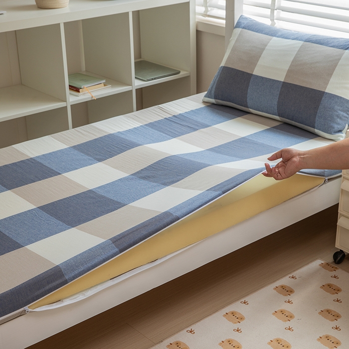 91家纺网 家纺一手货源 找家纺 柠萌家居 2025年最新款学生宿舍全棉无印风A类良品宿舍上下铺三件套 蓝白大格