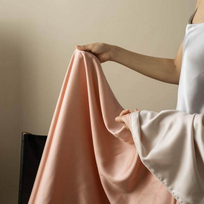 91家纺网 家纺一手货源 找家纺 咏绒家纺工厂店 2025新款A类奥地利进口天丝盖毯系列 -风格一 桃之夭夭