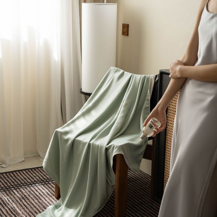 91家纺网 家纺一手货源 找家纺 咏绒家纺工厂店 2025新款A类奥地利进口天丝盖毯系列 -风格一 绿野仙踪