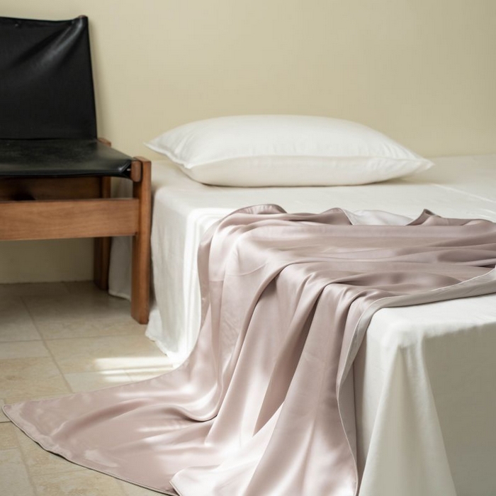 91家纺网 家纺一手货源 找家纺 咏绒家纺工厂店 2025新款A类奥地利进口天丝盖毯系列 -风格一 凝脂紫