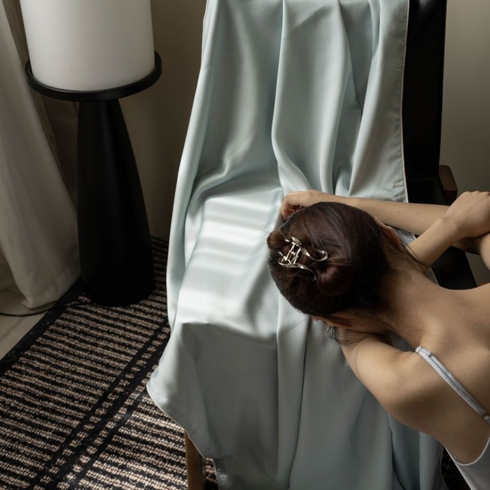 91家纺网 家纺一手货源 找家纺 咏绒家纺工厂店 2025新款A类奥地利进口天丝盖毯系列 -风格一 秋波蓝