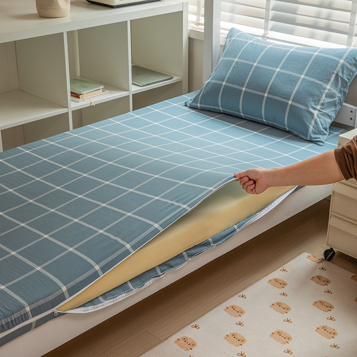 91家纺网 家纺一手货源 找家纺 柠萌家居 2025年最新款学生宿舍全棉无印风A类良品宿舍上下铺三件套 浅蓝大格