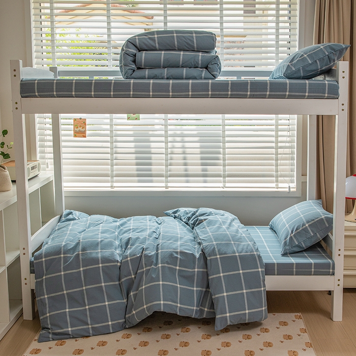 91家纺网 家纺一手货源 找家纺 柠萌家居 2025年最新款学生宿舍全棉无印风A类良品宿舍上下铺三件套 浅蓝大格