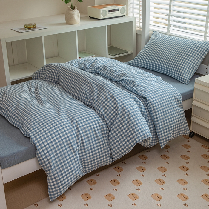 91家纺网 家纺一手货源 找家纺 柠萌家居 2025年最新款学生宿舍全棉无印风A类良品宿舍上下铺三件套 浅蓝小格