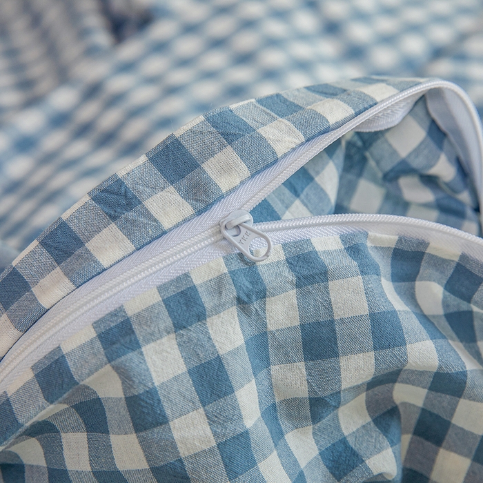 91家纺网 家纺一手货源 找家纺 柠萌家居 2025年最新款学生宿舍全棉无印风A类良品宿舍上下铺三件套 浅蓝小格