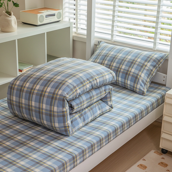 91家纺网 家纺一手货源 找家纺 柠萌家居 2025年最新款学生宿舍全棉无印风A类良品宿舍上下铺三件套 遇见兰格