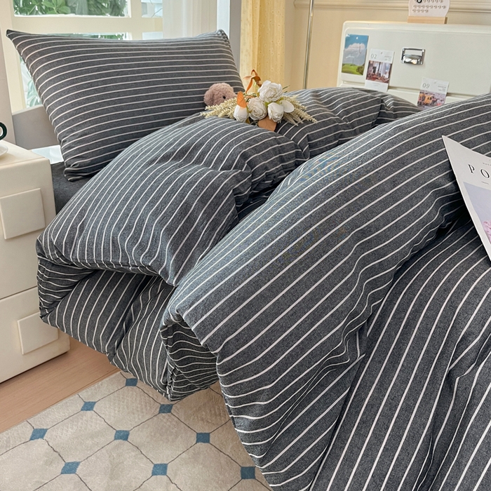 91家纺网 家纺一手货源 找家纺 柠萌家居 2025年最新款学生宿舍全棉无印风A类良品宿舍上下铺三件套 中条纹深灰