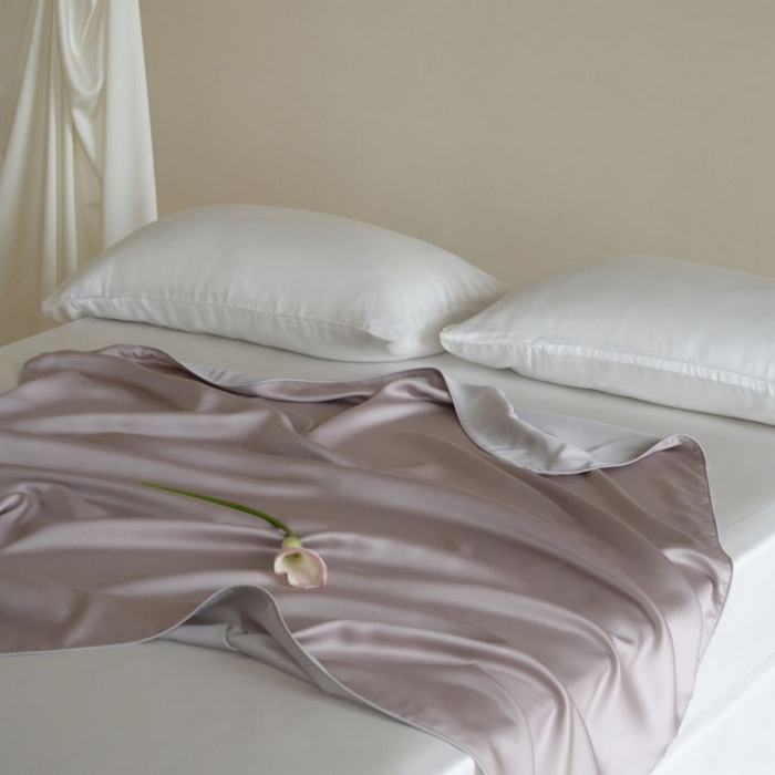 91家纺网 家纺一手货源 找家纺 咏绒家纺工厂店 2025新款A类奥地利进口天丝盖毯系列 -风格二 凝脂紫