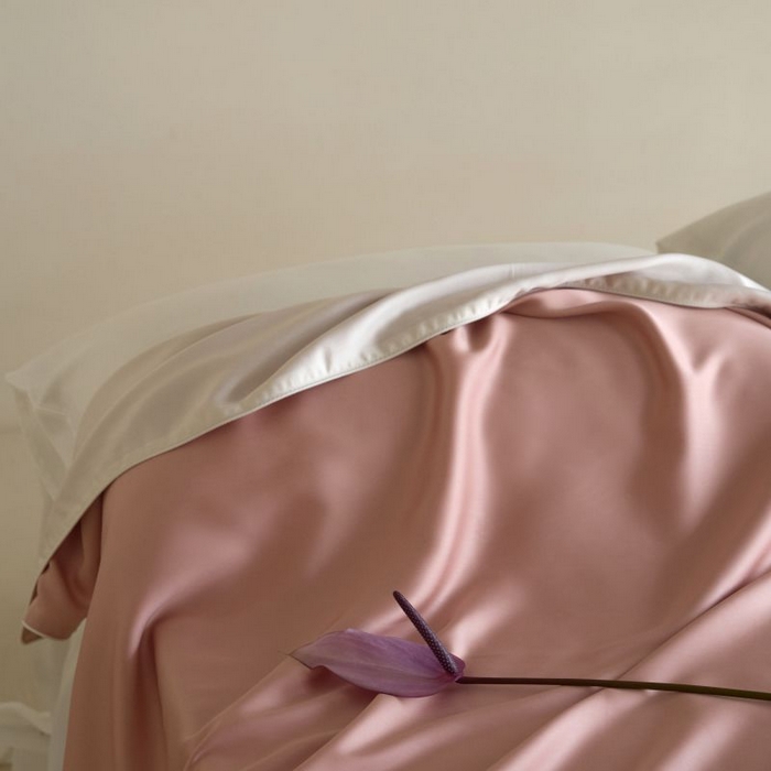 91家纺网 家纺一手货源 找家纺 咏绒家纺工厂店 2025新款A类奥地利进口天丝盖毯系列 -风格二 桃之夭夭