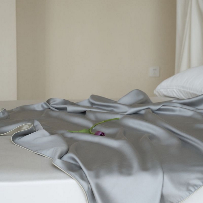 91家纺网 家纺一手货源 找家纺 咏绒家纺工厂店 2025新款A类奥地利进口天丝盖毯系列 -风格二 云间青绿