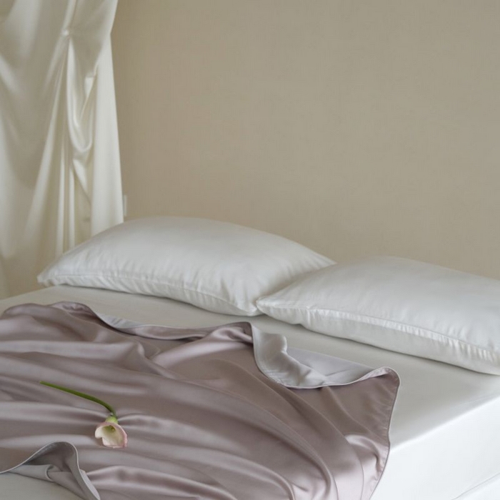 91家纺网 家纺一手货源 找家纺 咏绒家纺工厂店 2025新款A类奥地利进口天丝盖毯系列 -风格二 凝脂紫