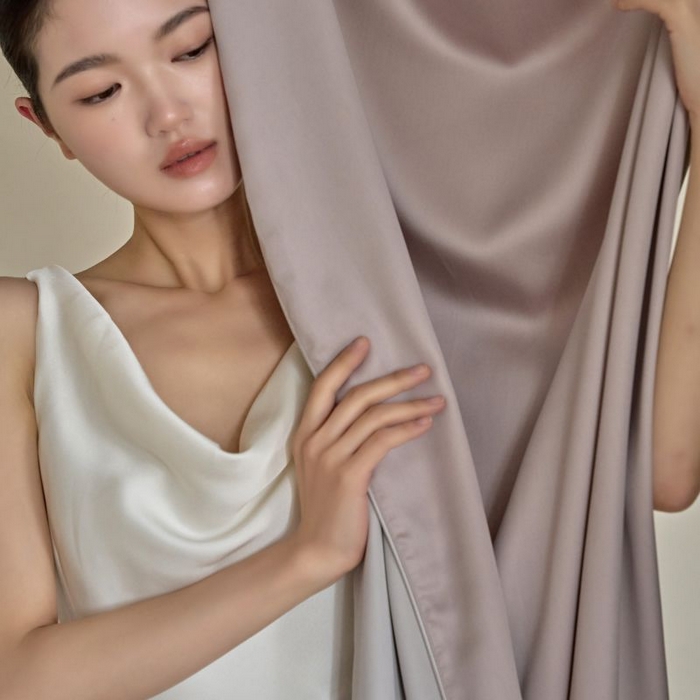 91家纺网 家纺一手货源 找家纺 咏绒家纺工厂店 2025新款A类奥地利进口天丝盖毯系列 -风格二 凝脂紫