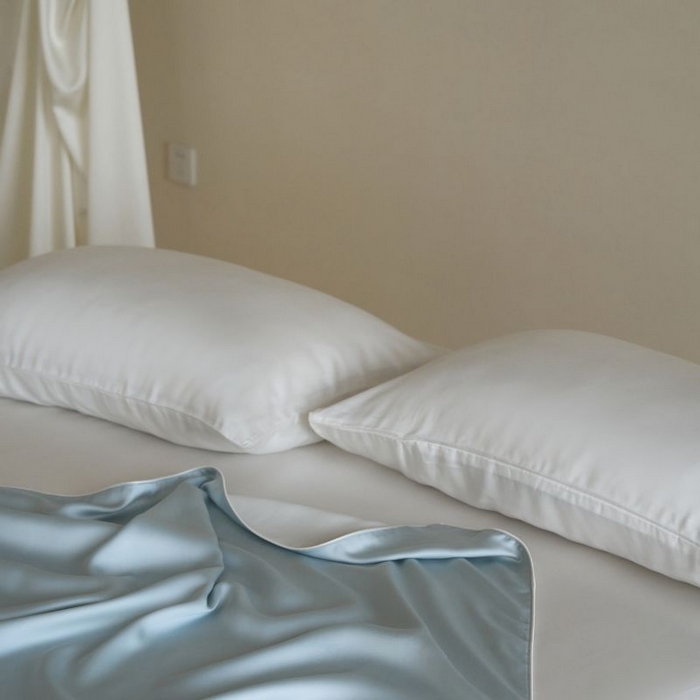 91家纺网 家纺一手货源 找家纺 咏绒家纺工厂店 2025新款A类奥地利进口天丝盖毯系列 -风格二 秋波蓝